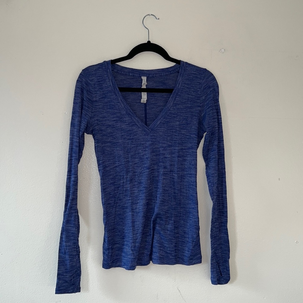 Lululemon Go Everywhere Long sleeve w/ thumb holes